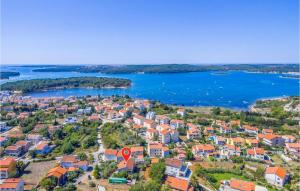 Three-Bedroom Apartment In Medulin