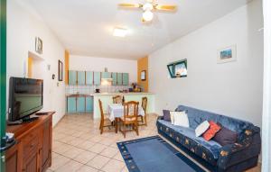 Amazing Apartment In Jasenice With Wifi