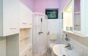 1 Bedroom Stunning Apartment In Jasenice