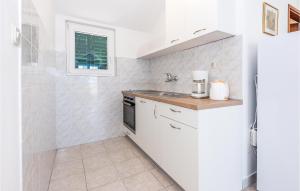 One-Bedroom Apartment In Jezera