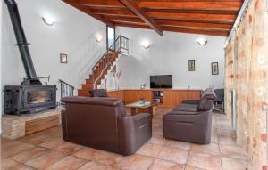 3 Bedroom Cozy Home In Hreljin