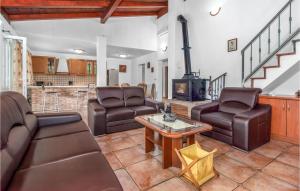 3 Bedroom Cozy Home In Hreljin 