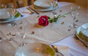 2 Bedroom Gorgeous Apartment In Njivice