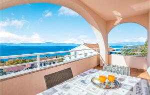 2 Bedroom Gorgeous Apartment In Njivice - 4hvězdičkové hotely ve městě Njivice