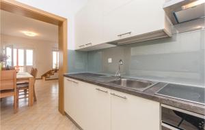 Two Bedroom Apartment in Maslenica