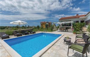 Stunning Home In Brtonigla With Kitchen