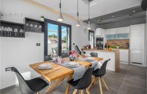 Amazing Home In Medulin With Wifi 