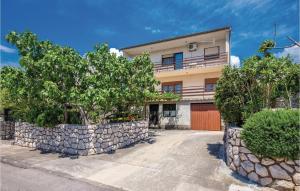 Nice Apartment In Novi Vinodolski With Wifi 