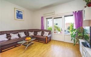 Nice Apartment In Makarska With 2 Bedrooms And Wifi