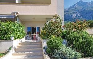 Nice Apartment In Makarska With 2 Bedrooms And Wifi