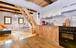 3 Bedroom Lovely Home In Hrnjanec 