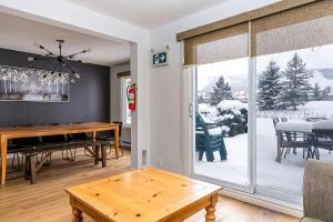 Chalet Blue Mountain 3BR & 3BTH Walk-in to Village