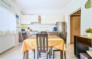 1 Bedroom Awesome Apartment In Kustici
