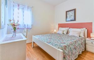 1 Bedroom Awesome Apartment In Kustici 