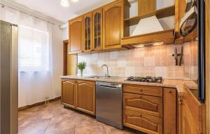 8 Bedroom Awesome Home In Pula