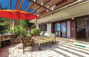 2 Bedroom Amazing Apartment In Kolavici