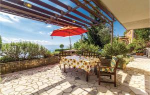 2 Bedroom Amazing Apartment In Kolavici
