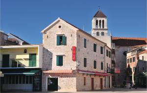 Stunning Apartment In Vodice With 3 Bedrooms And Wifi