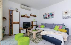 Beautiful Apartment In Slano With 3 Bedrooms And Wifi