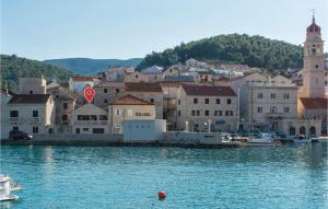 Gorgeous Home In Pucisca With Wifi