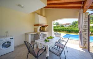 Beautiful Home In Kmacici With 3 Bedrooms, Wifi And Outdoor Swimming Pool