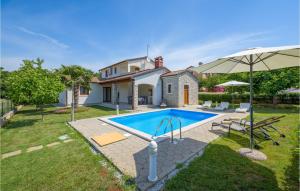 Beautiful Home In Kmacici With 3 Bedrooms, Wifi And Outdoor Swimming Pool