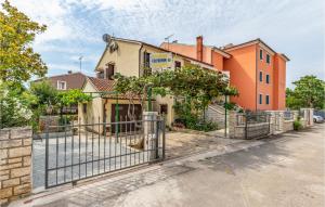 2 Bedroom Stunning Apartment In Rovinj