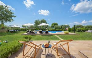 Two-Bedroom Holiday Home In Tinjan
