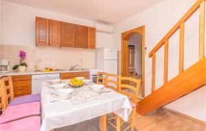 Lovely Apartment In Omisalj With Wifi