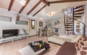 Beautiful Home In Novigrad With Wifi 