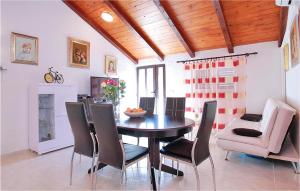 Four-Bedroom Holiday Home Vela Luka 03