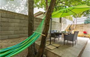 2 Bedroom Cozy Apartment In Omisalj