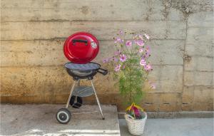 2 Bedroom Cozy Apartment In Omisalj