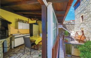 One-Bedroom Apartment With Sea View In Kastel Kambelovac