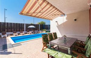 Cozy Home In Pomer With Outdoor Swimming Pool 