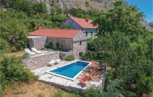 3 Bedroom Stunning Home In Duce 
