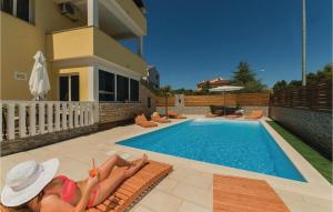 Beautiful Apartment In Biograd With 2 Bedrooms, Wifi And Outdoor Swimming Pool