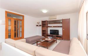 Gorgeous Home In Bibinje With House Sea View 