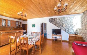 Three-Bedroom Holiday Home In Rogoznica