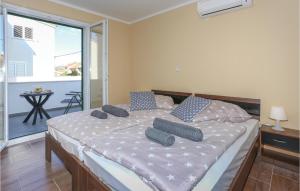 Lovely Apartment In Kastel Stari