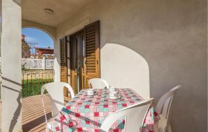 Beautiful Apartment In Porec With Kitchen