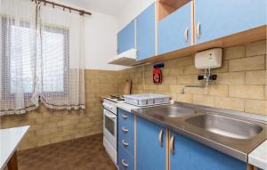 Stunning Apartment In Senj With 3 Bedrooms And Wifi