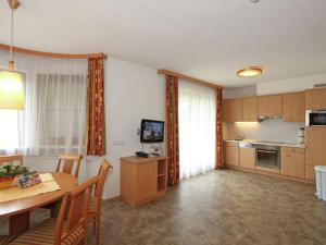 Apartment in Kaltenbach near Ski Lift