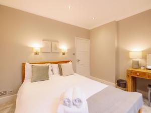 Lovely 2-bedroom flat in Pimlico w outdoor patio - Pass the Keys