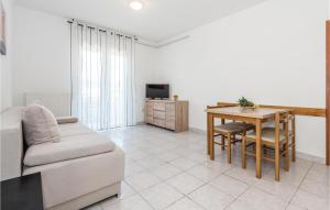Stunning Apartment In Jezera With 1 Bedrooms And Wifi