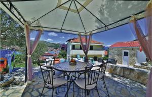 2 Bedroom Gorgeous Apartment In Trogir 