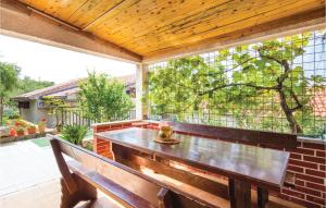 Amazing Apartment In Cesarica With Wifi