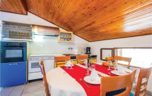 Stunning Apartment In Cesarica With Wifi 