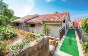 Amazing Apartment In Cesarica With Wifi