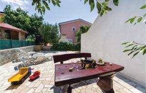 Nice Home In Privlaka With 5 Bedrooms And Wifi